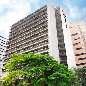 https://ibis.colombiamedellinhotels.com